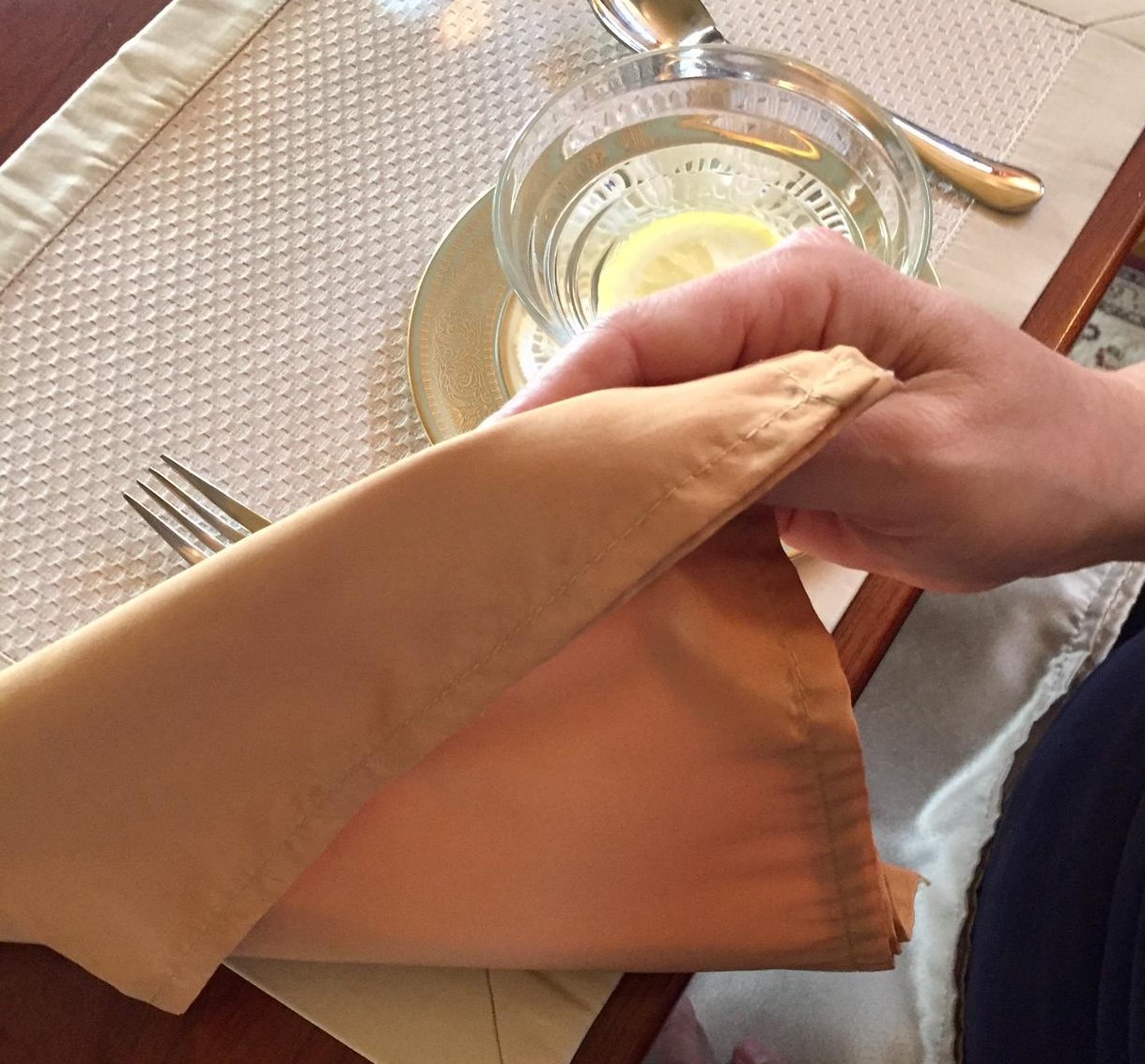 My Favorite Napkin Folding Technique - The Make Your Own Zone